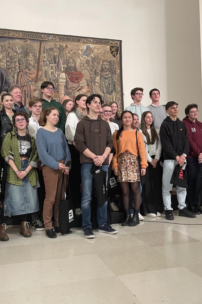 Lauréats des Olympiades d'orthographe 2024 recevant leurs prix