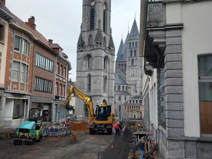 Vue des travaux dans le bas de la rue Saint-Martin